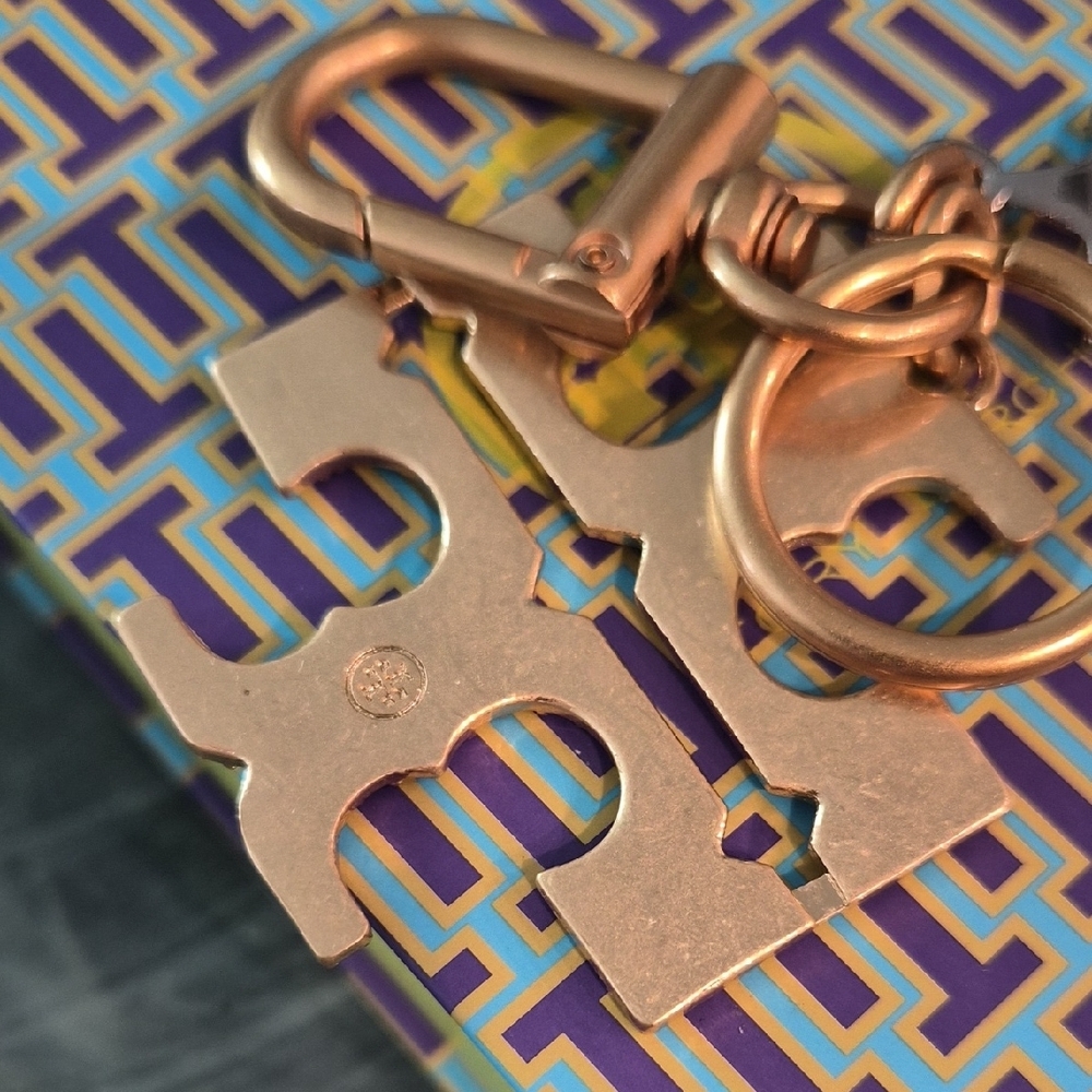 Tory Burch Gold Crystal Key Holder - Picture 4 of 6